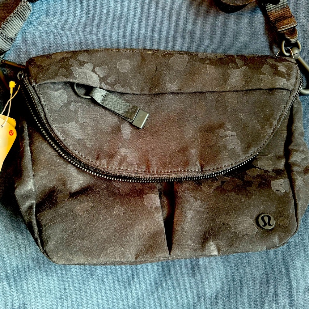 Brand NEW Lululemon All Night Festival bag, black